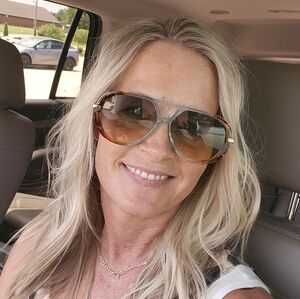 Meet your Posher, Diana